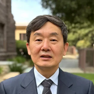 5.Photo_ Rev.Moon